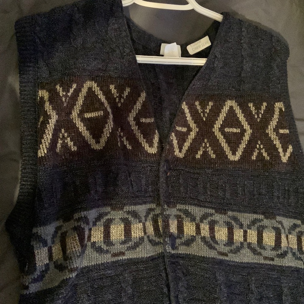 Button Up Vest - Picture 2 of 3